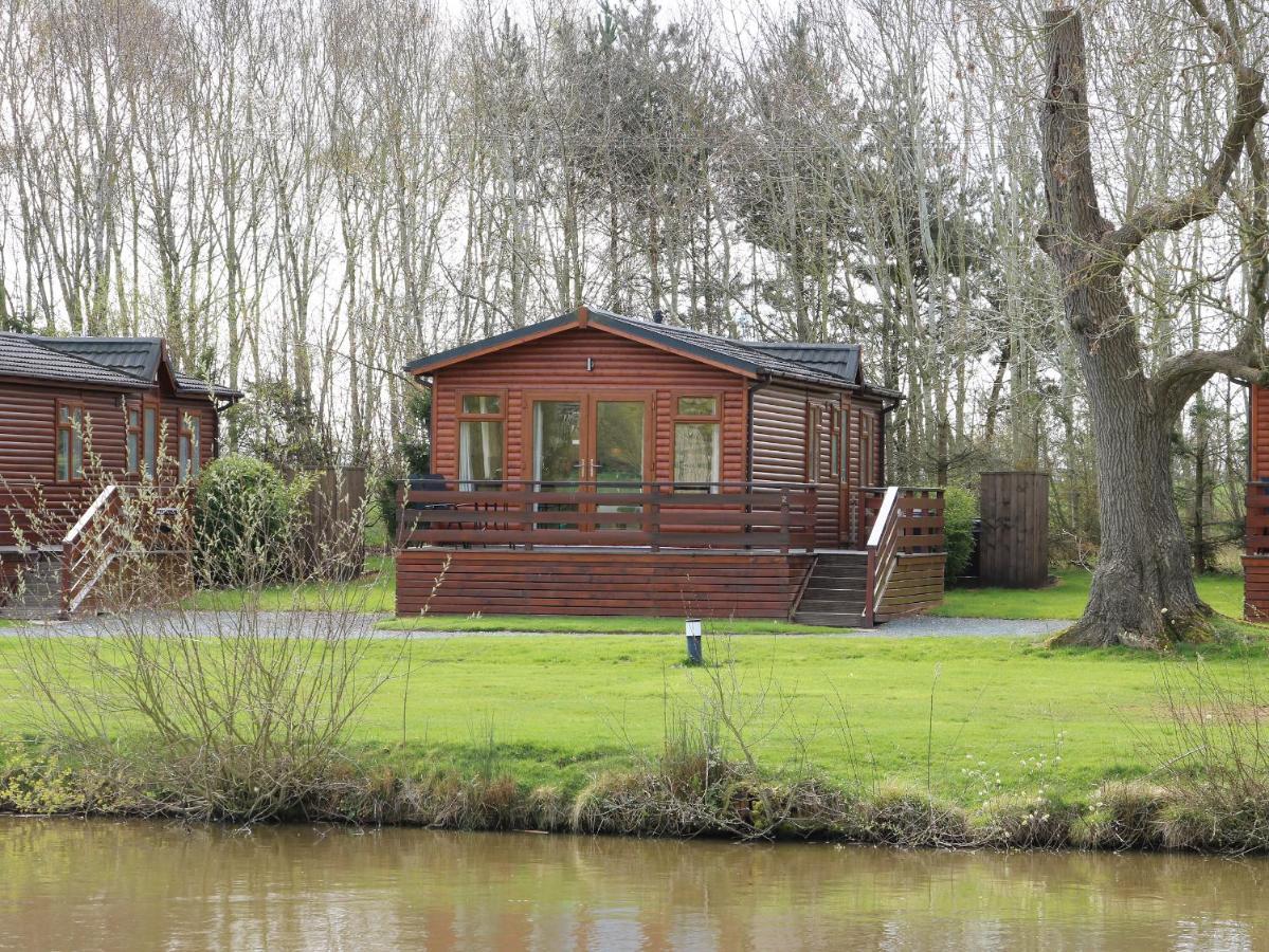 Oak Lodge Hadnall Zewnętrze zdjęcie