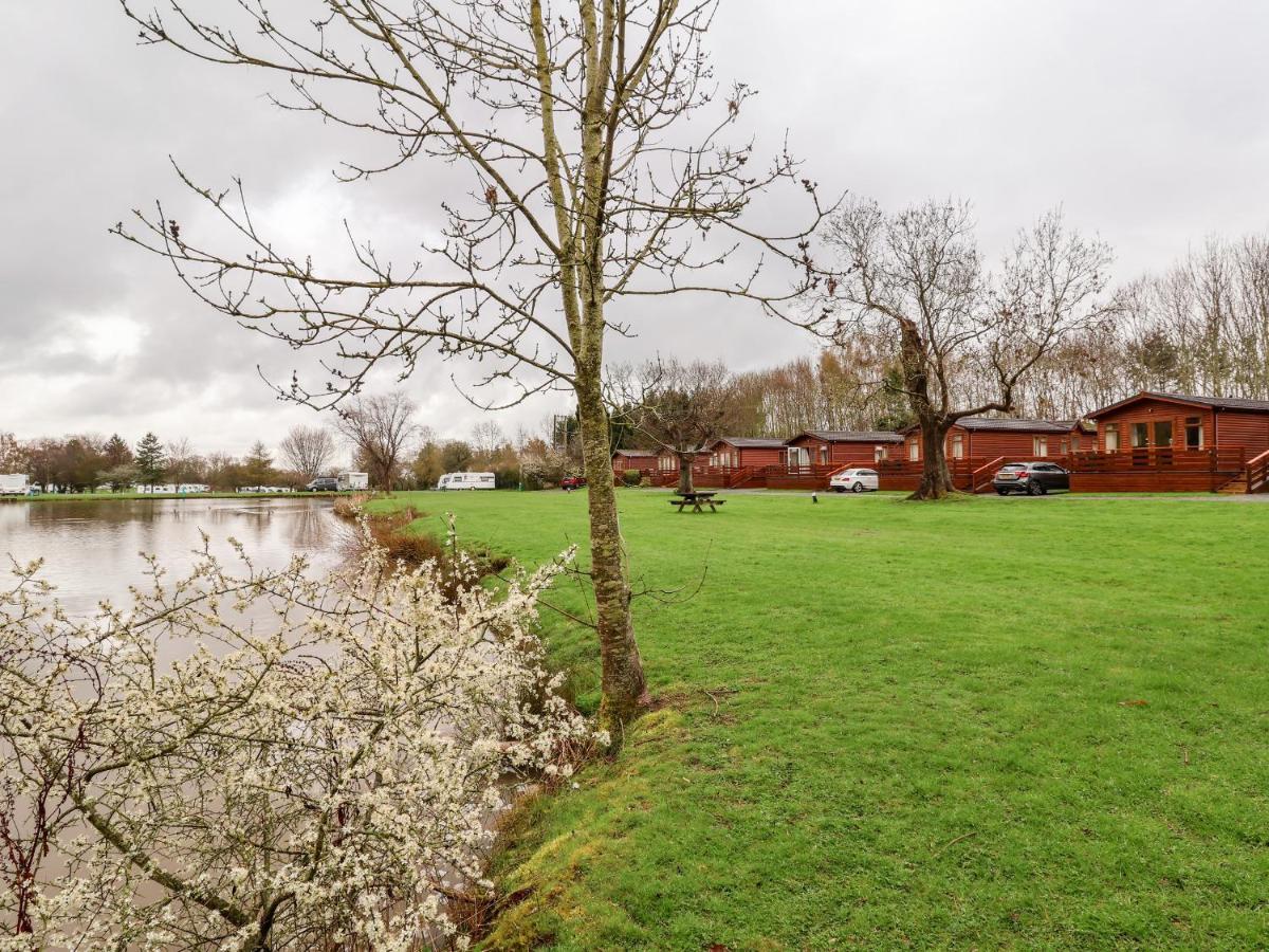 Oak Lodge Hadnall Zewnętrze zdjęcie