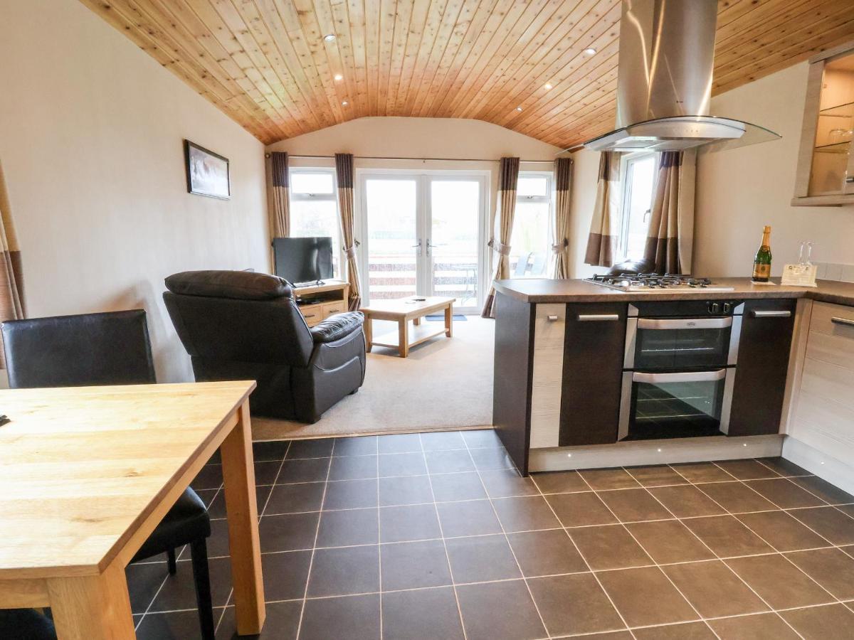 Oak Lodge Hadnall Zewnętrze zdjęcie